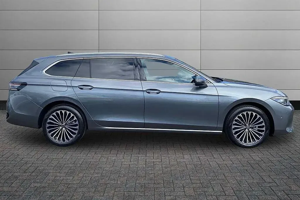 Used VW Passat 150 HP (110 kW) 2026 Estate