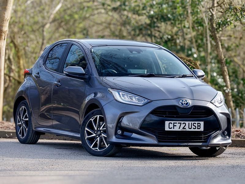 Used Toyota Yaris Hybrid Design 116 HP (85 kW) 2023 Grey Hatchback