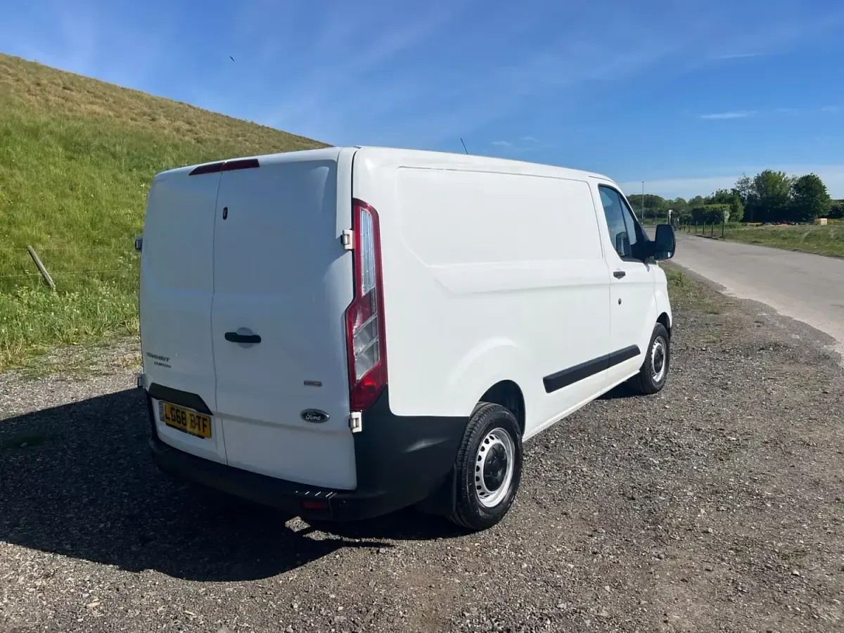 Usado Ford Transit Custom 105 HP (77 kW) 2018 Branco Van