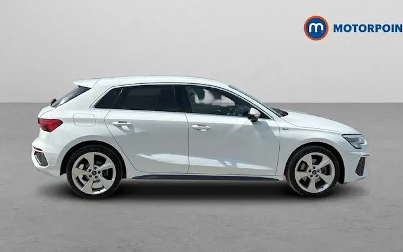 Used Audi A3 Sportback e-tron S-Line 204 HP (150 kW) 2024 White Hatchback