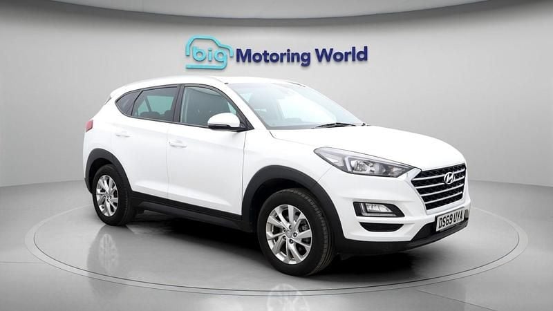 White Used 2019 Hyundai Tucson SE SUV | £11,300 (Good price) - Image 1/4