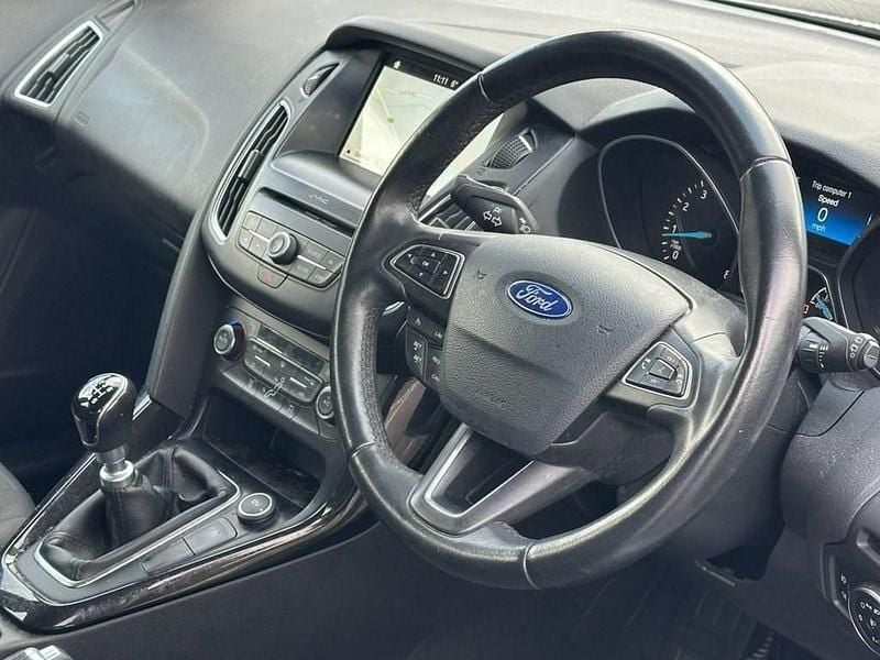 Used Ford Focus Titanium 125 HP (91 kW) 2017 White Hatchback