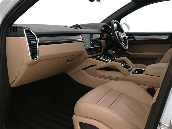 Used Porsche Cayenne Platinum Edition 334 HP (245 kW) 2023 White SUV