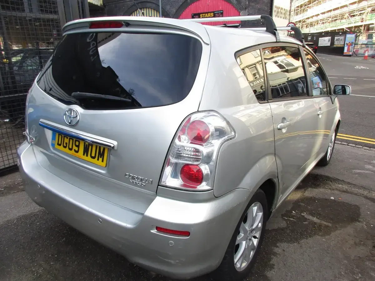 Used Toyota Verso SR 147 HP (108 kW) 2009 Silver MPV
