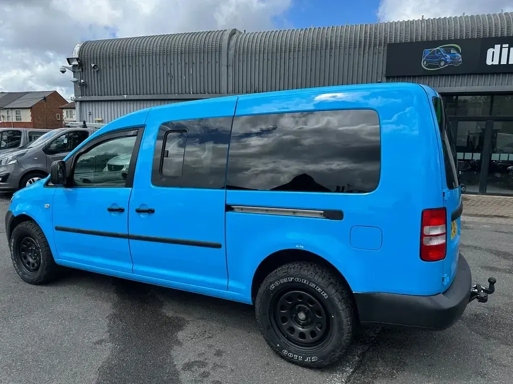 Used VW Caddy Startline 102 HP (75 kW) 2015 Blue MPV