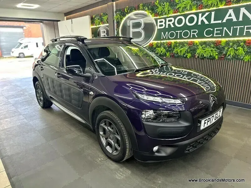Used Citroën C4 Cactus Feel 110 HP (80 kW) 2017 Purple Hatchback