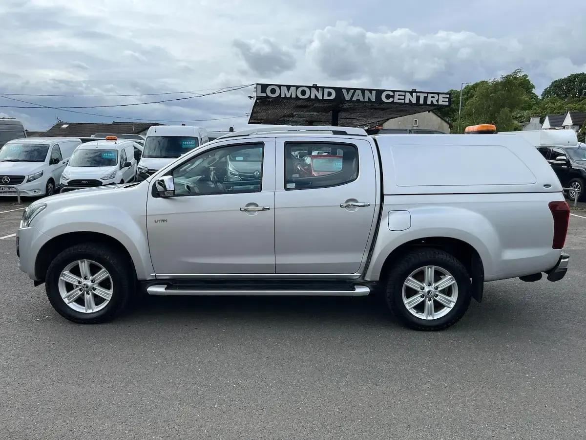Used Isuzu D-Max 164 HP (120 kW) 2017 Silver Pickup