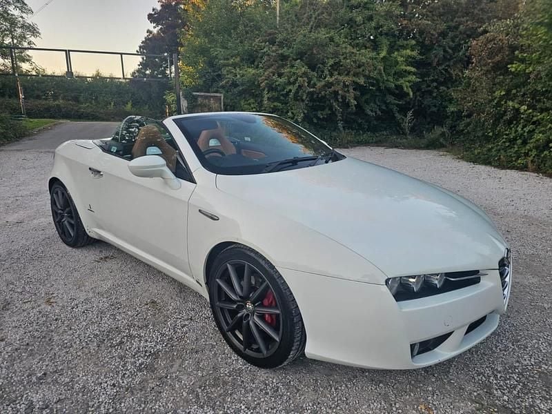 White Used 2008 Alfa Romeo Spider Cabriolet | £5,999 - Image 1/4