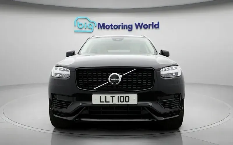 Begagnad Volvo XC90 Plus 455 HK (334 kW) 2024 Svart SUV