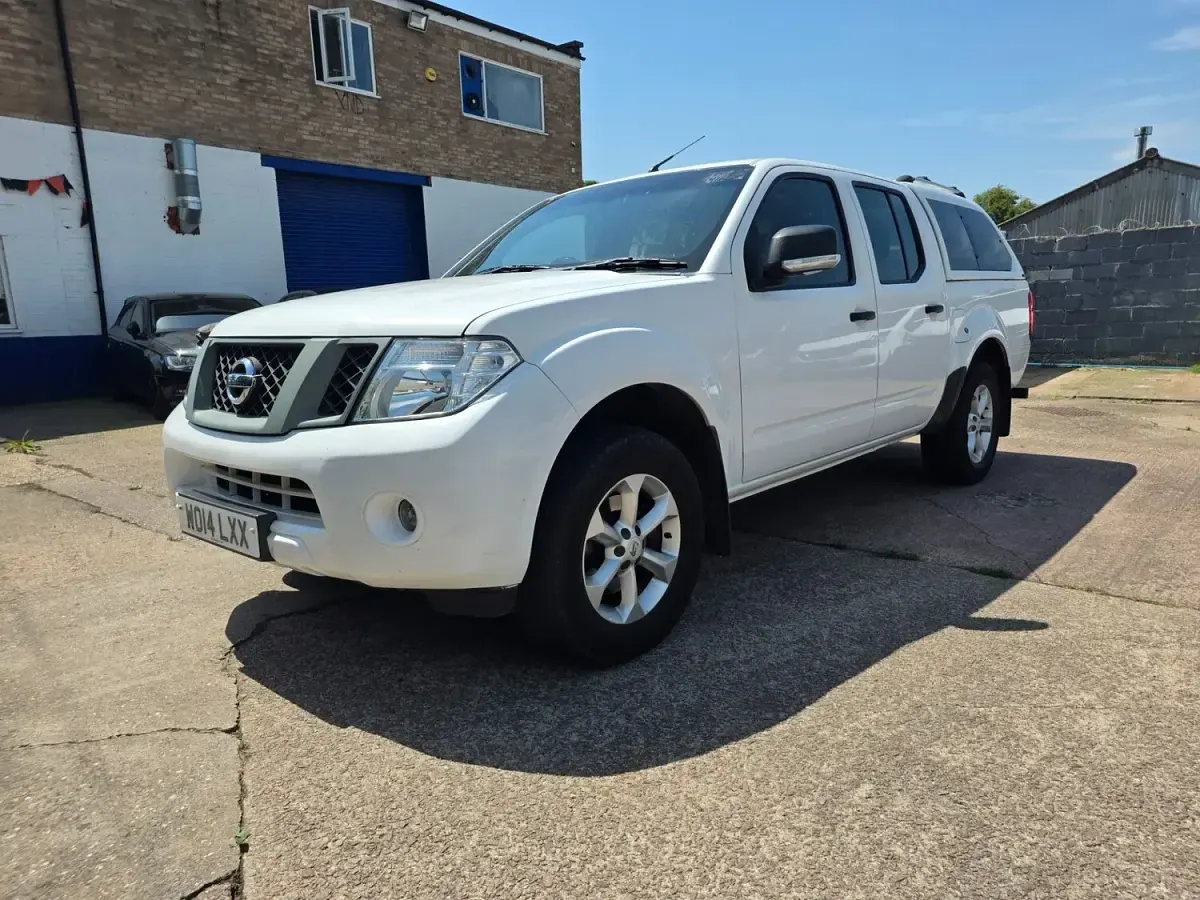 Used Nissan Navara Visia 2014 White Pickup