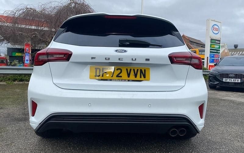 Used Ford Focus ST-Line 125 HP (91 kW) 2023 White Hatchback