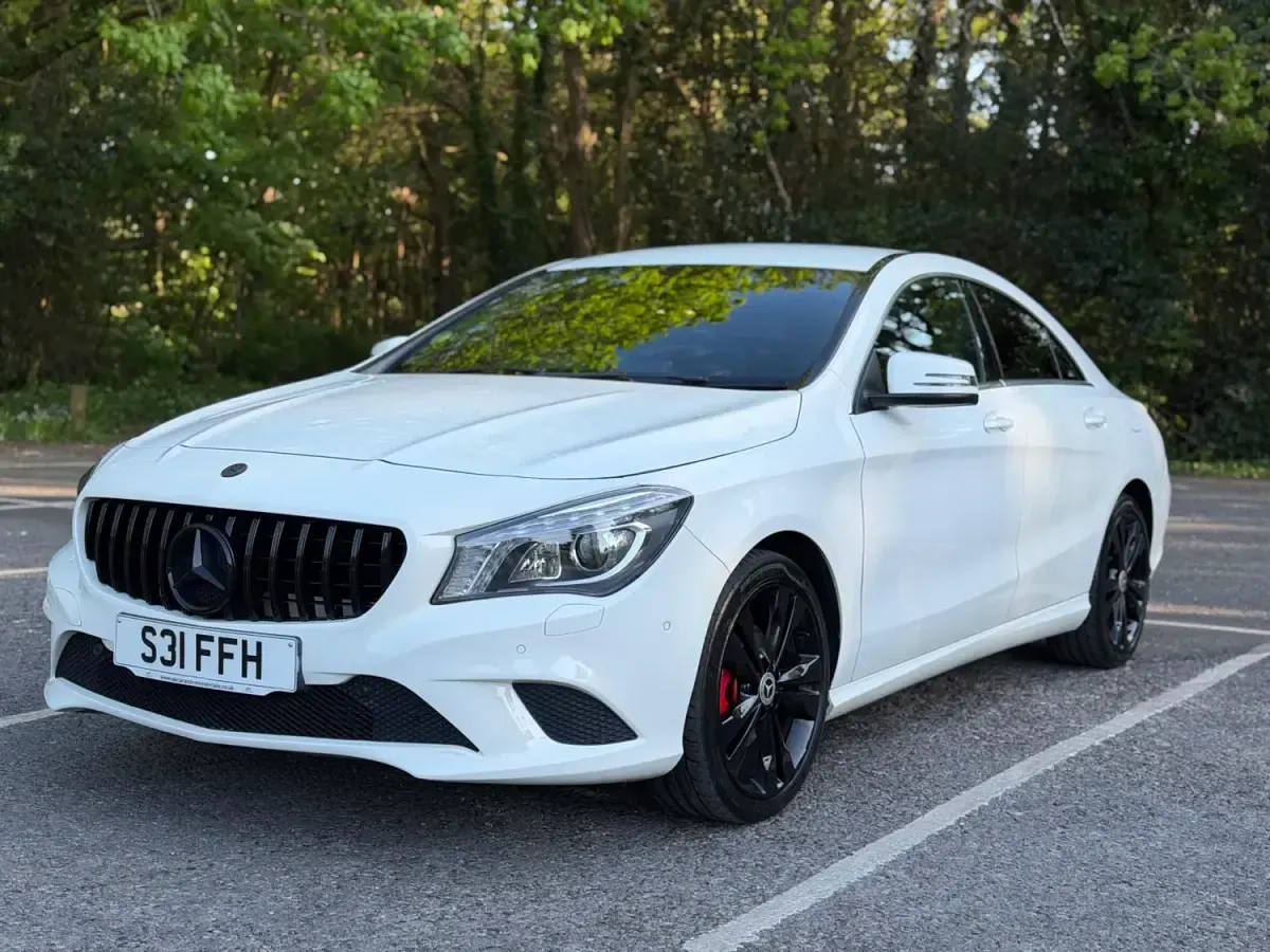 Usado Mercedes CLA220 2014 Branco Sedan