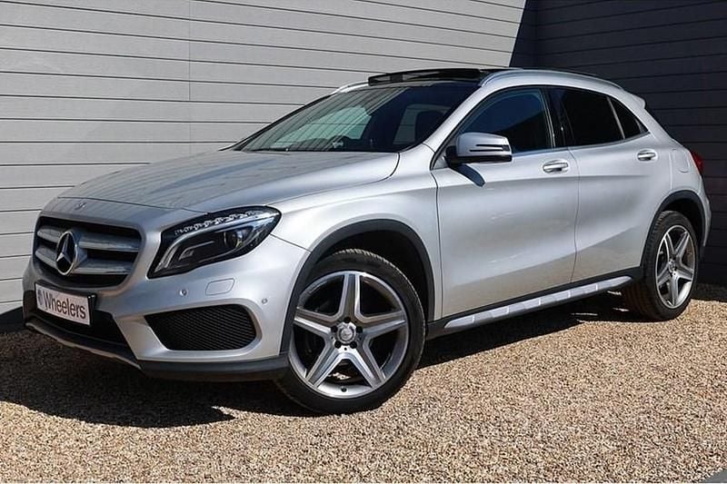 Used Mercedes GLA200 AMG line 136 HP (100 kW) 2017 Silver SUV