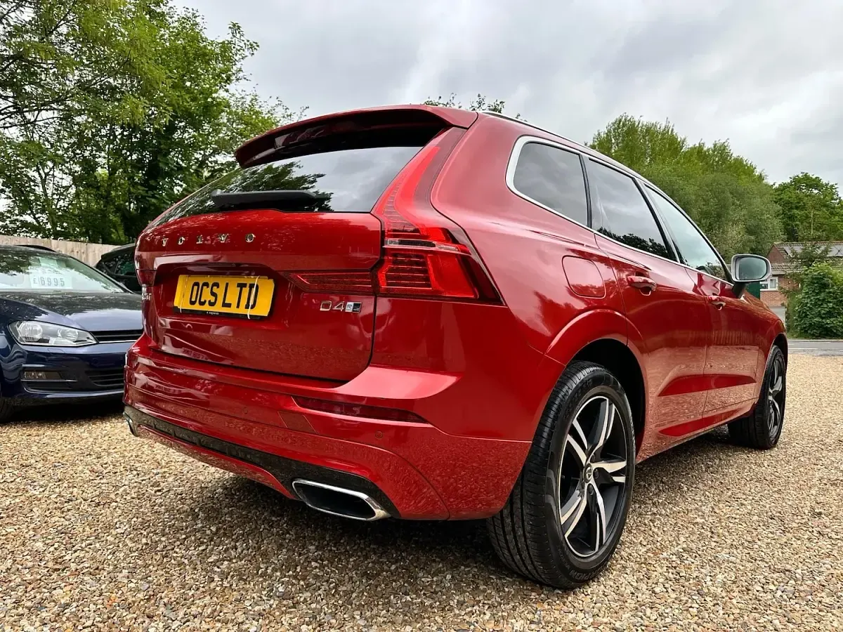 Used Volvo XC60 R-Design 190 HP (139 kW) 2017 Red SUV