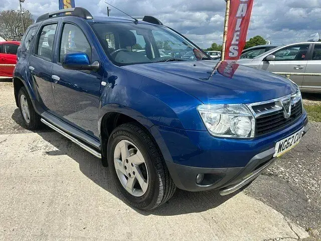 Used Dacia Duster Lauréate 110 HP (80 kW) 2013 Blue SUV