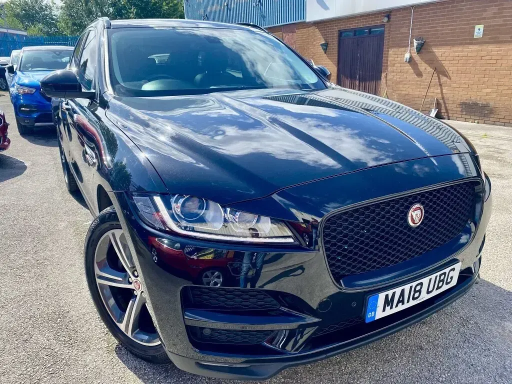 Used Jaguar F-Pace Portfolio 180 HP (132 kW) 2018 Black SUV