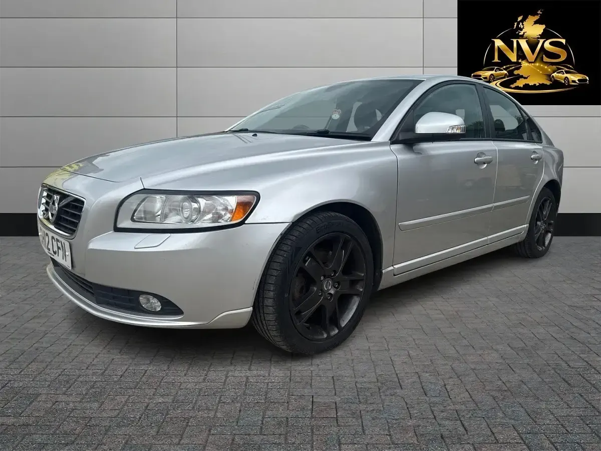 Used Volvo S40 SE 150 HP (110 kW) 2012 Silver Sedan