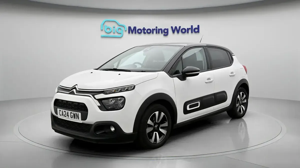 Used Citroën C3 PureTech 83 HP (61 kW) 2024 White Hatchback