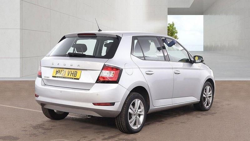 Used Skoda Fabia SE 95 HP (69 kW) 2021 Silver Hatchback