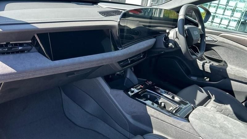 Used Audi A6 e-tron Comfort 210 kW (286 HP) 2025 Grey  Estate