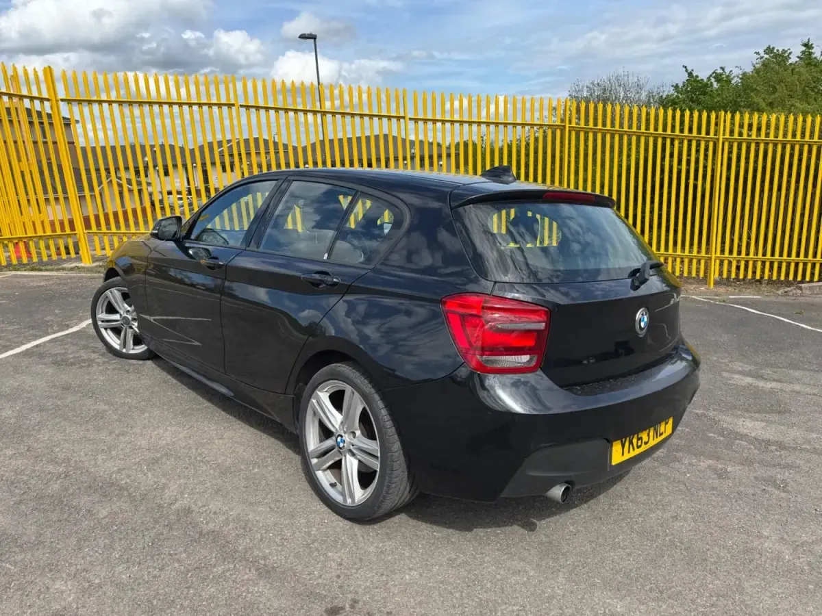 Begagnad BMW 120 M Sport 2013 Svart Halvkombi