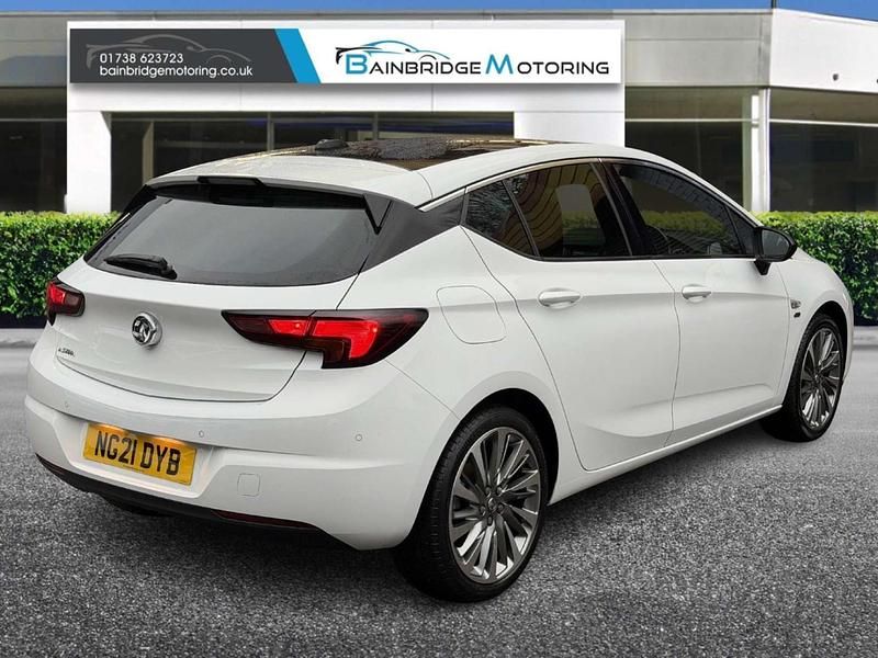 Used Vauxhall Astra Edition 2021 White Hatchback