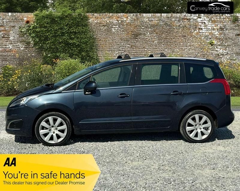 Used Peugeot 5008 Allure 2015 Blue MPV