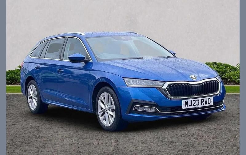 Race blue metallic Used 2023 Skoda Octavia SE L Estate | £21,651 (A bit pricey) - Image 1/4