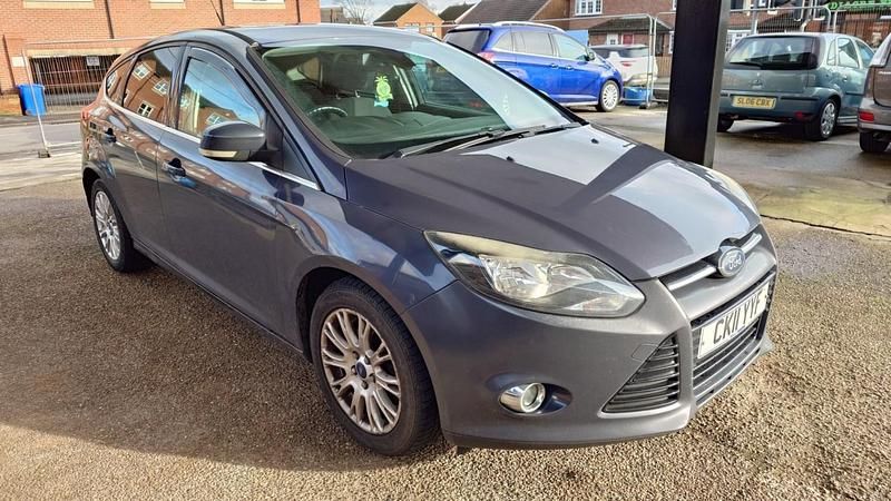 Used Ford Focus Titanium 2011 Grey Hatchback