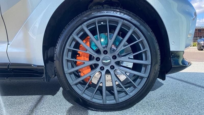 Used Aston Martin DBX 707 697 HP (512 kW) 2022 Silver SUV