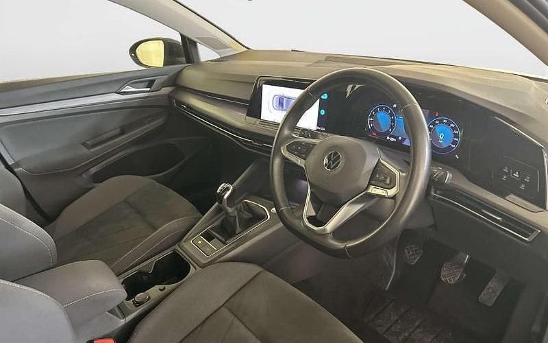 Used VW Golf VIII Style 131 HP (96 kW) 2024 Hatchback