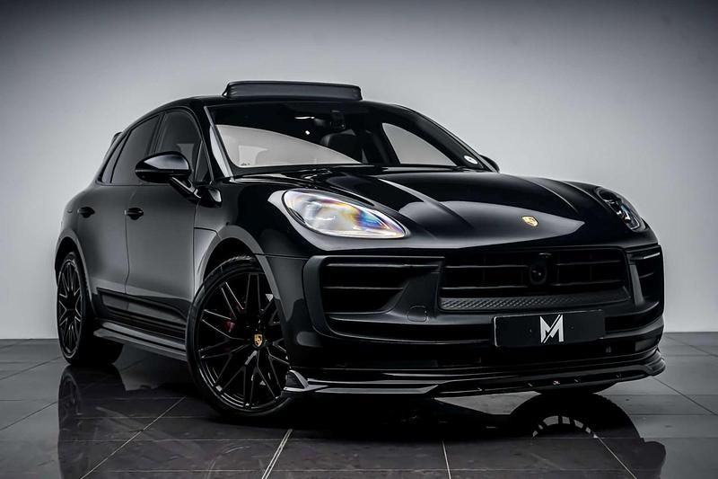 Used Porsche Macan 440 HP (323 kW) 2022 Black SUV