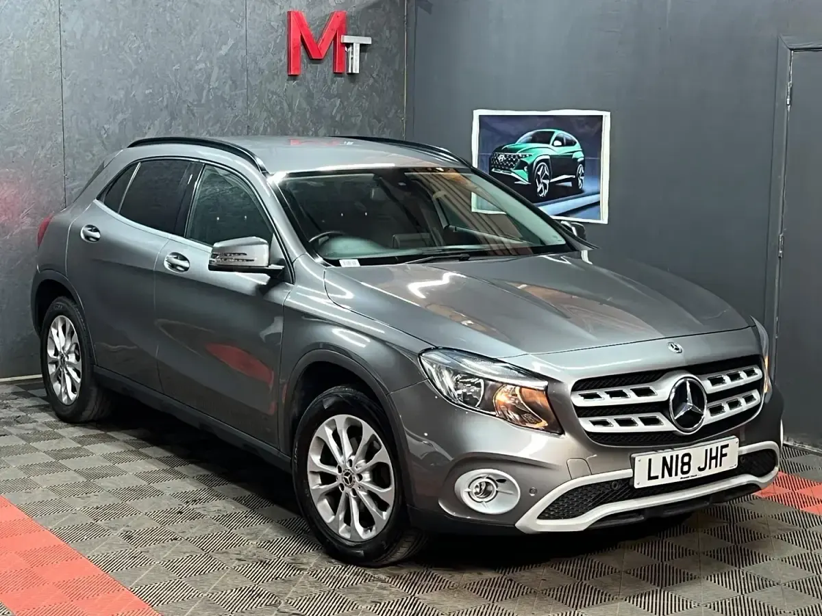 Used Mercedes GLA200 Executive 156 HP (114 kW) 2018 Grey SUV