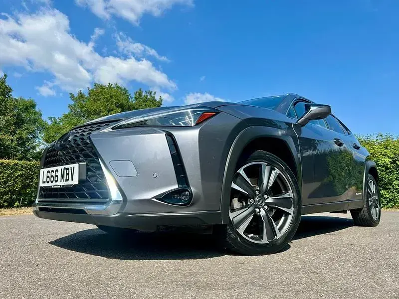 Used Lexus UX 184 HP (135 kW) 2019 Grey SUV