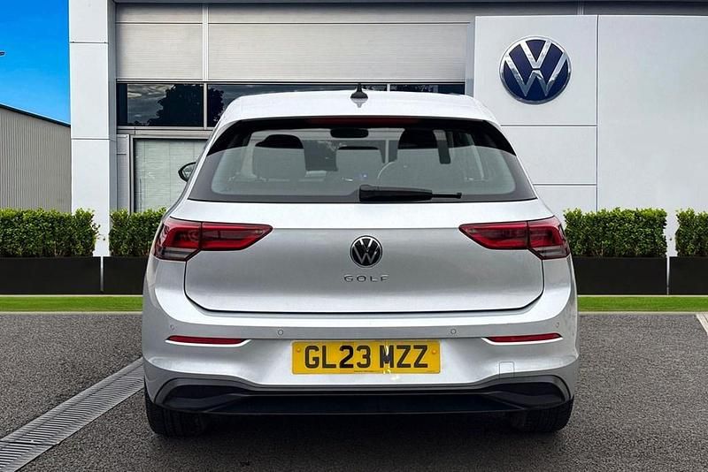 Used VW Golf VIII Life 110 HP (80 kW) 2023 Silver Hatchback