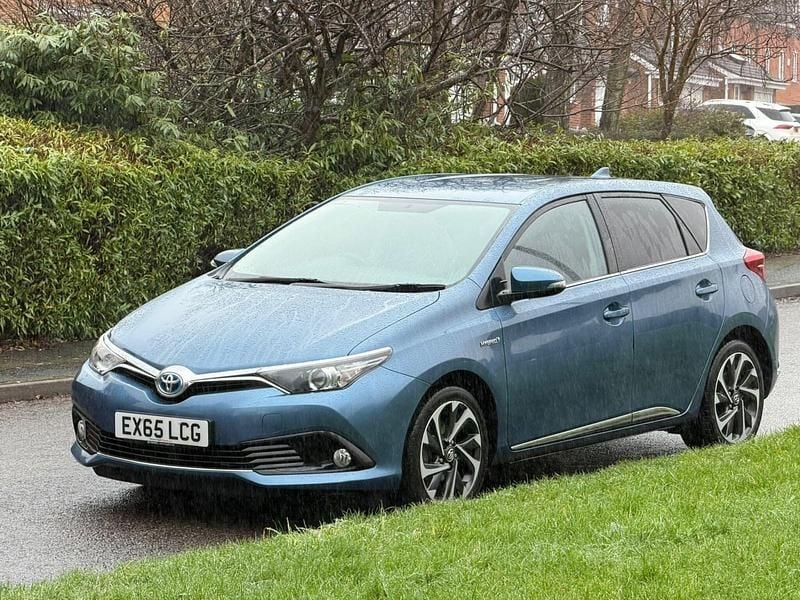 Used Toyota Auris Hybrid Design 2015 Blue Hatchback