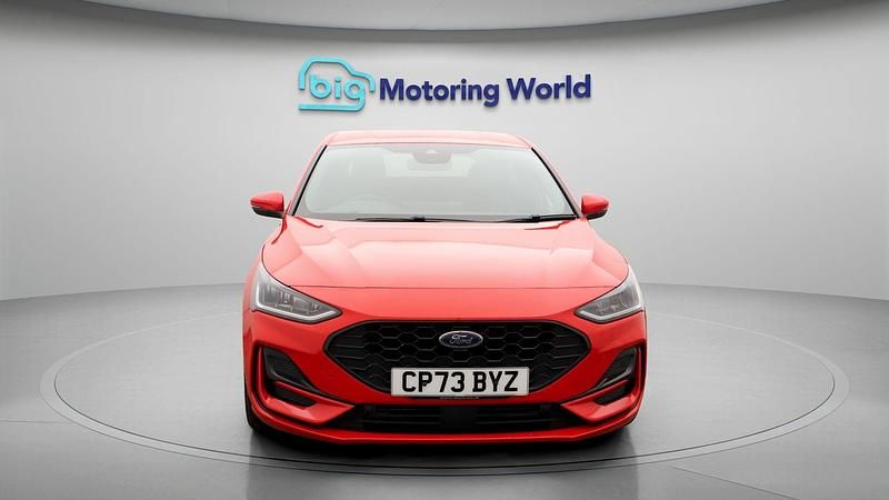 Used Ford Focus ST-Line X 125 HP (91 kW) 2023 Red Hatchback