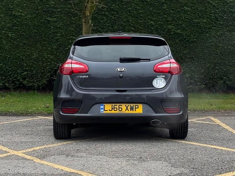 Used Kia Ceed 2016 Silver Hatchback