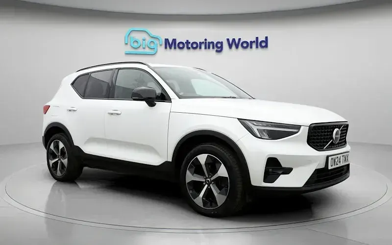 Usado Volvo XC40 Plus 163 HP (119 kW) 2026 SUV