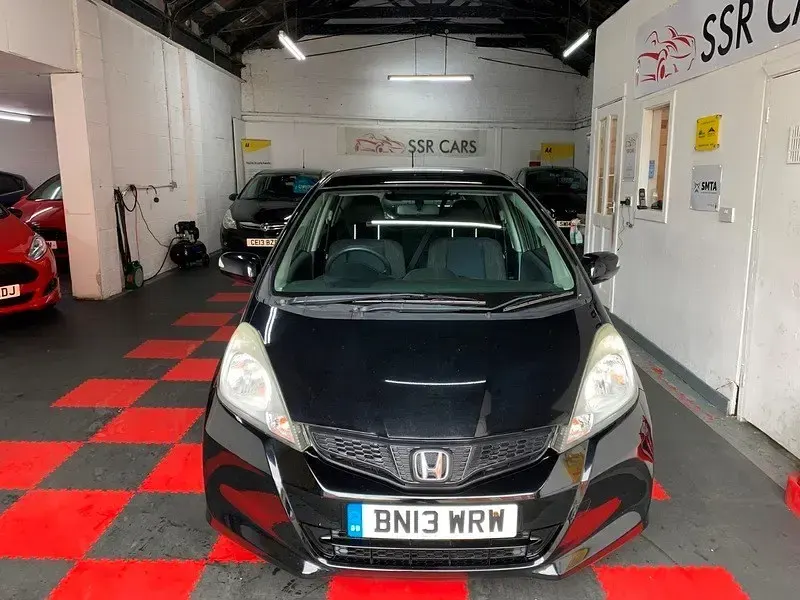 Second-hand Honda Jazz ES 99 CP (72 kW) 2013 Negru Hatchback
