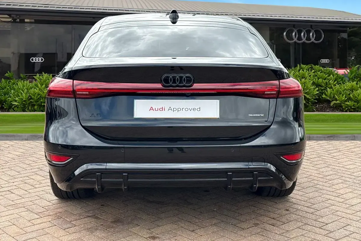 New Audi A6 e-tron Comfort 339 kW (462 HP) 2025 Black Hatchback