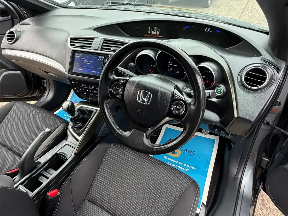 Used Honda Civic Sport 120 HP (88 kW) 2015 Silver Hatchback