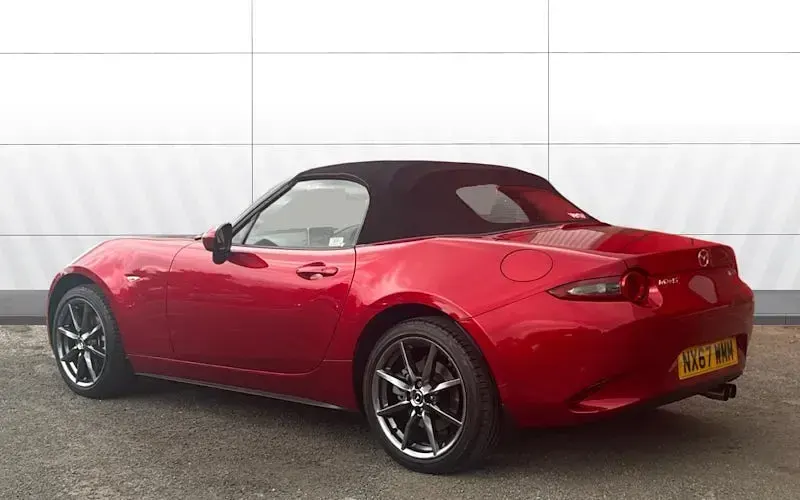 Used Mazda MX5 Inclusive 160 HP (117 kW) 2017 Red Cabriolet