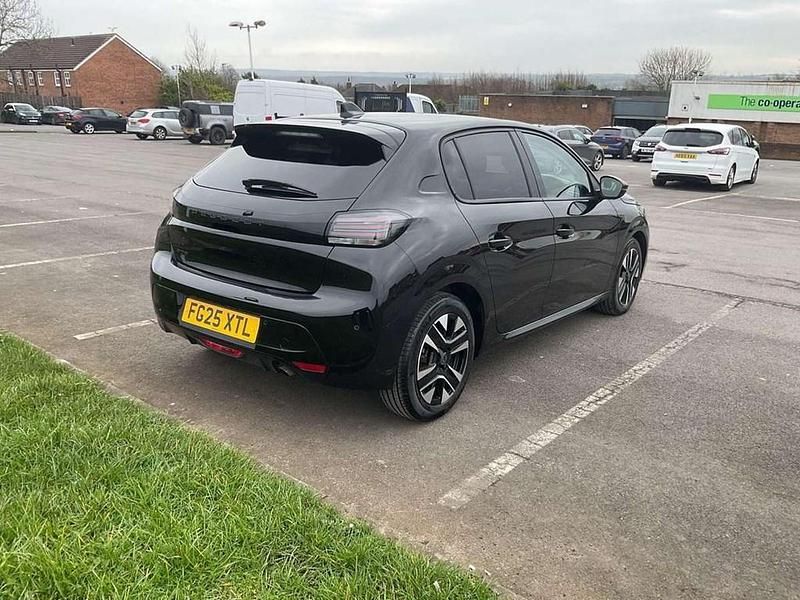 Used Peugeot 208 Allure 101 HP (74 kW) 2025 Black Hatchback