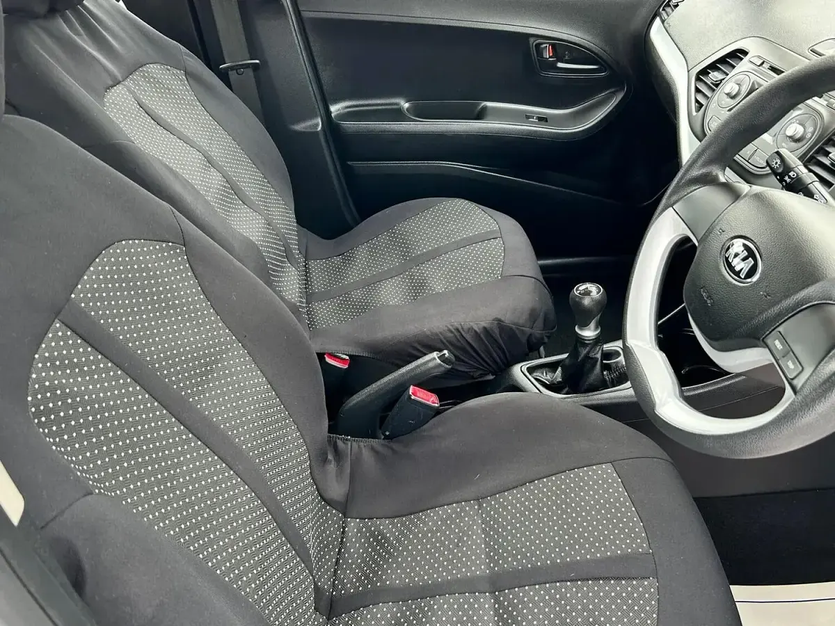 Used Kia Picanto 66 HP (48 kW) 2016 Silver Hatchback