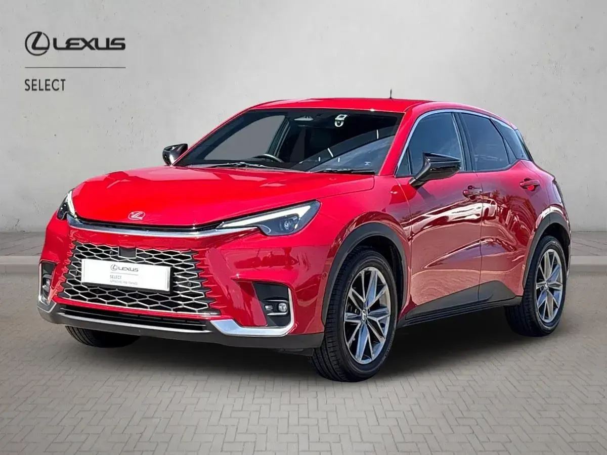 Used Lexus LBX 136 HP (100 kW) 2024 Red SUV
