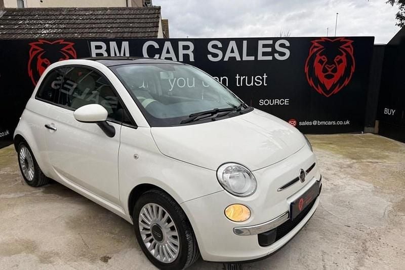 Used Fiat 500 Lounge 69 HP (50 kW) 2013 White Hatchback