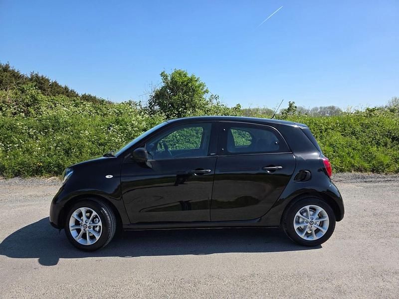 Used Smart ForFour Passion 71 HP (52 kW) 2018 Black Hatchback