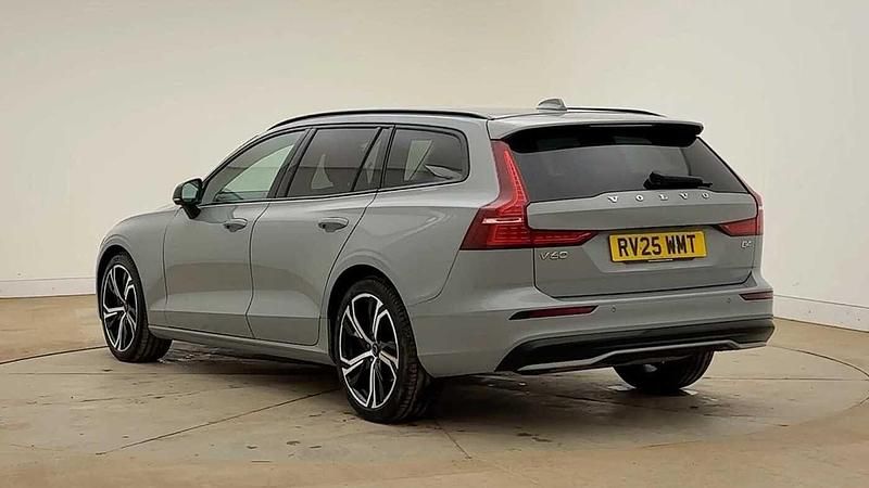 Usado Volvo V60 Plus 2025 Cinzento Carrinha