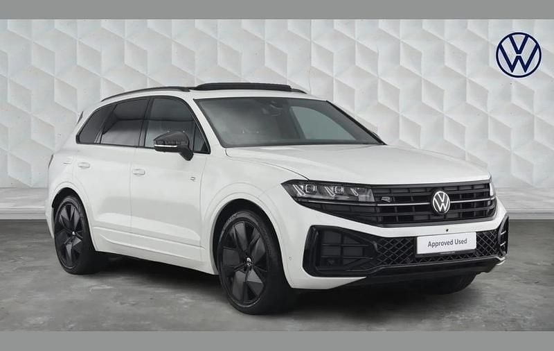 White Used 2023 VW Touareg Black Edition SUV | £45,750 (Fair price) - Image 1/4